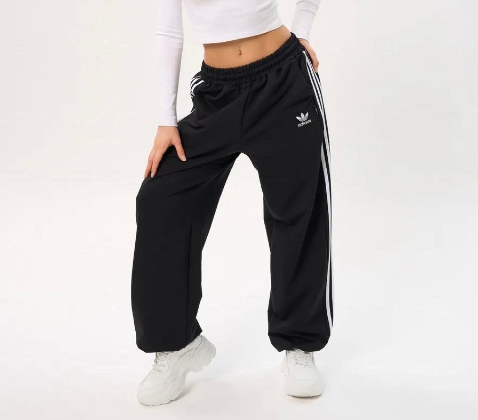 спортивные брюки adidas originals,штаны adidas широкие,спортивные брюки adidas,спортивные брюки adidas originals adicolor,женские брюки adidas