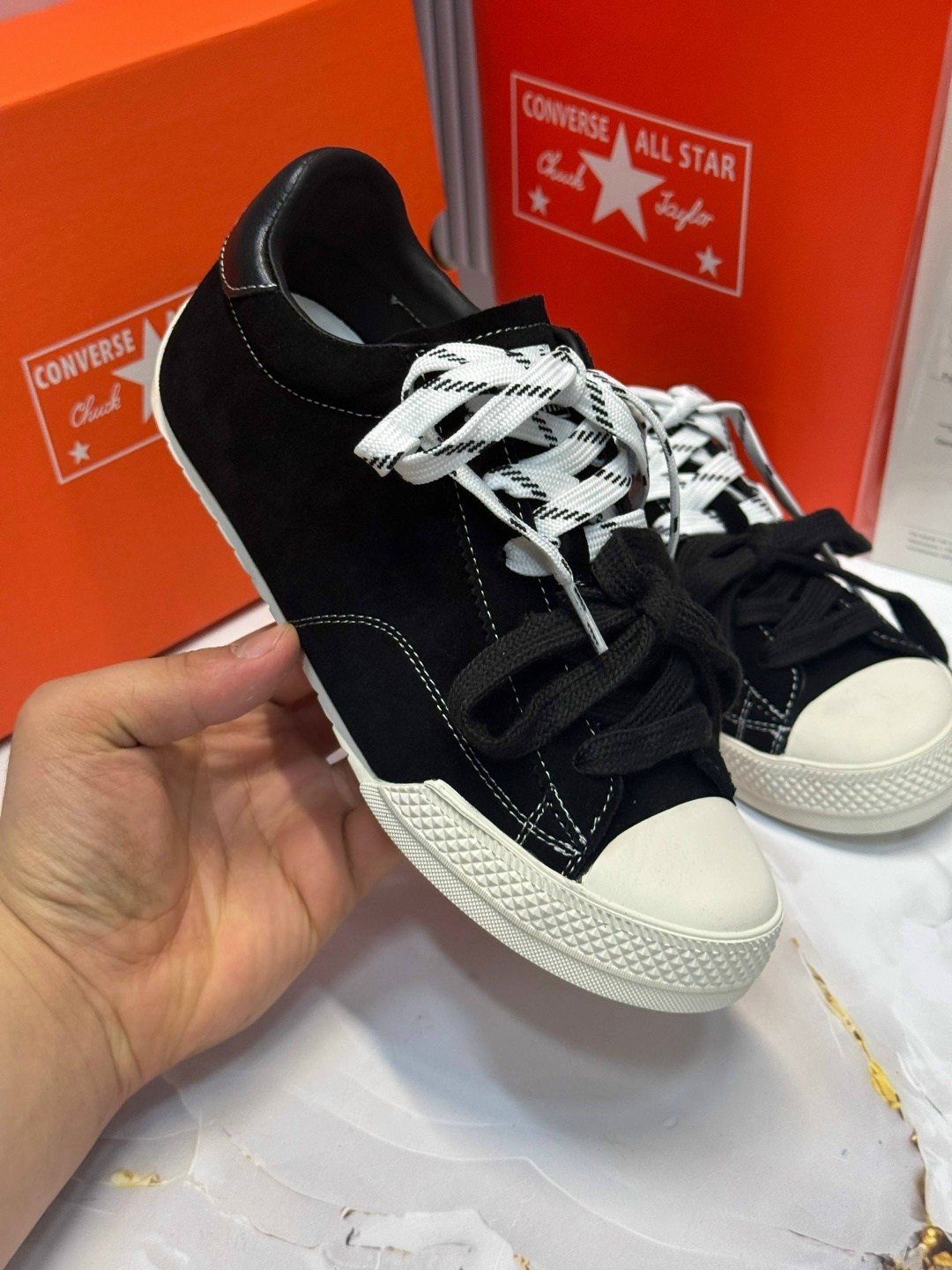 ,golden goose super star,golden goose кеды с красной звездой,замшевые кеды,converse all star
