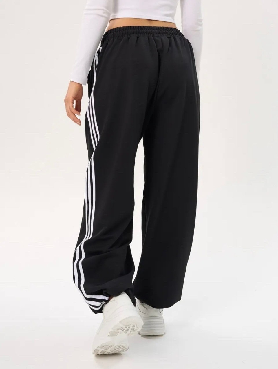 спортивные брюки adidas originals,штаны adidas широкие,спортивные брюки adidas,спортивные брюки adidas originals adicolor,женские брюки adidas