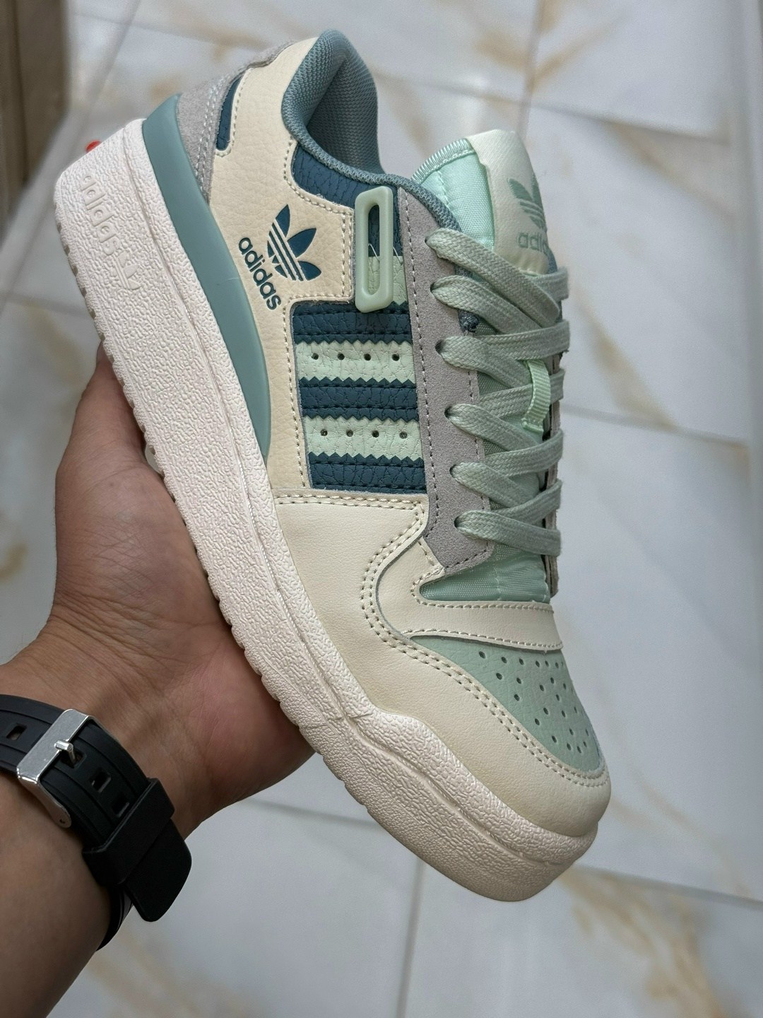 кроссовки adidas,кроссовки адидас,кроссовки мужские adidas forum low серые,кроссовки adidas forum low white,кроссовки adidas originals forum exhibit low grey black