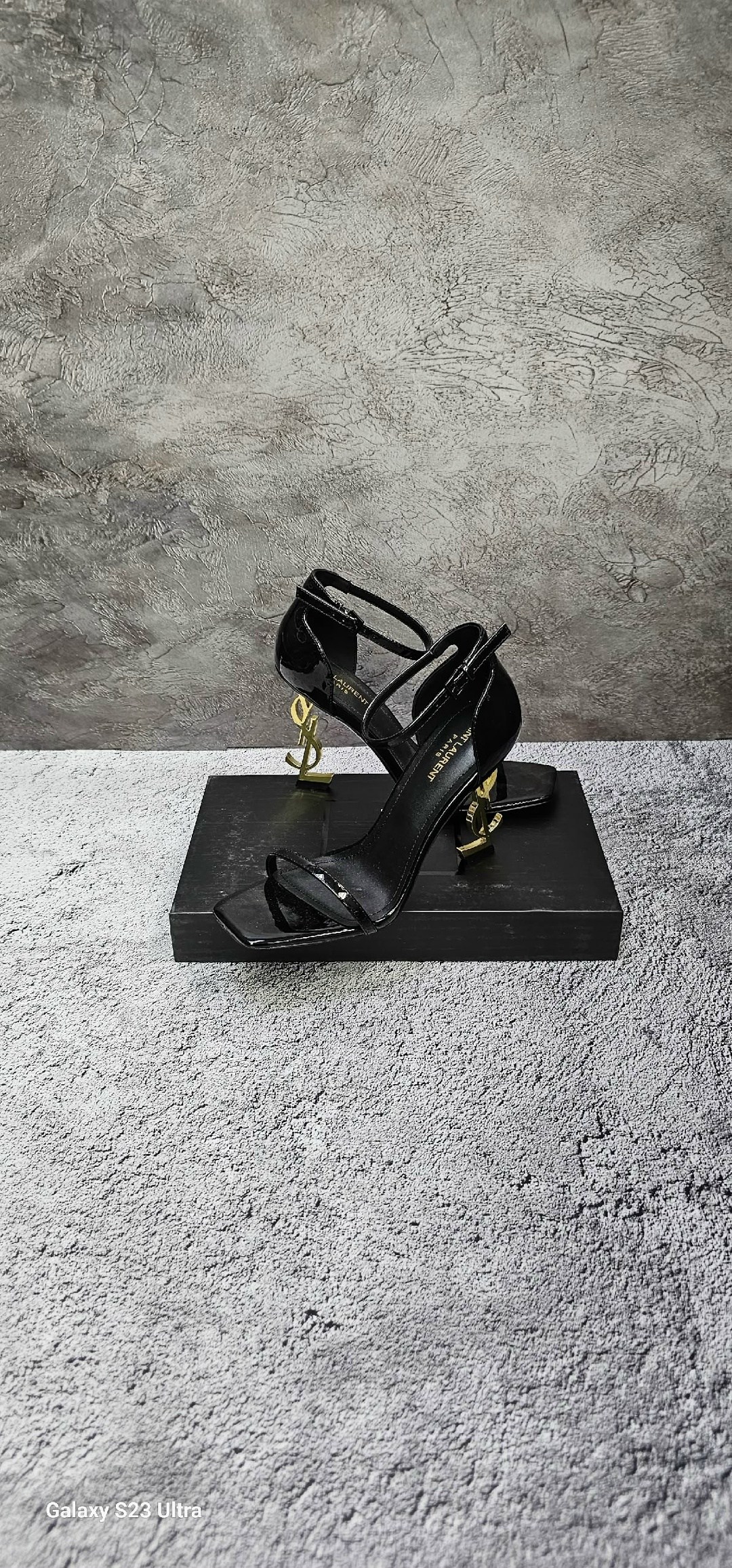 босоножки ив сен лоран с каблуком логотипом,ysl босоножки,,босоножки женские ysl,женские босоножки
