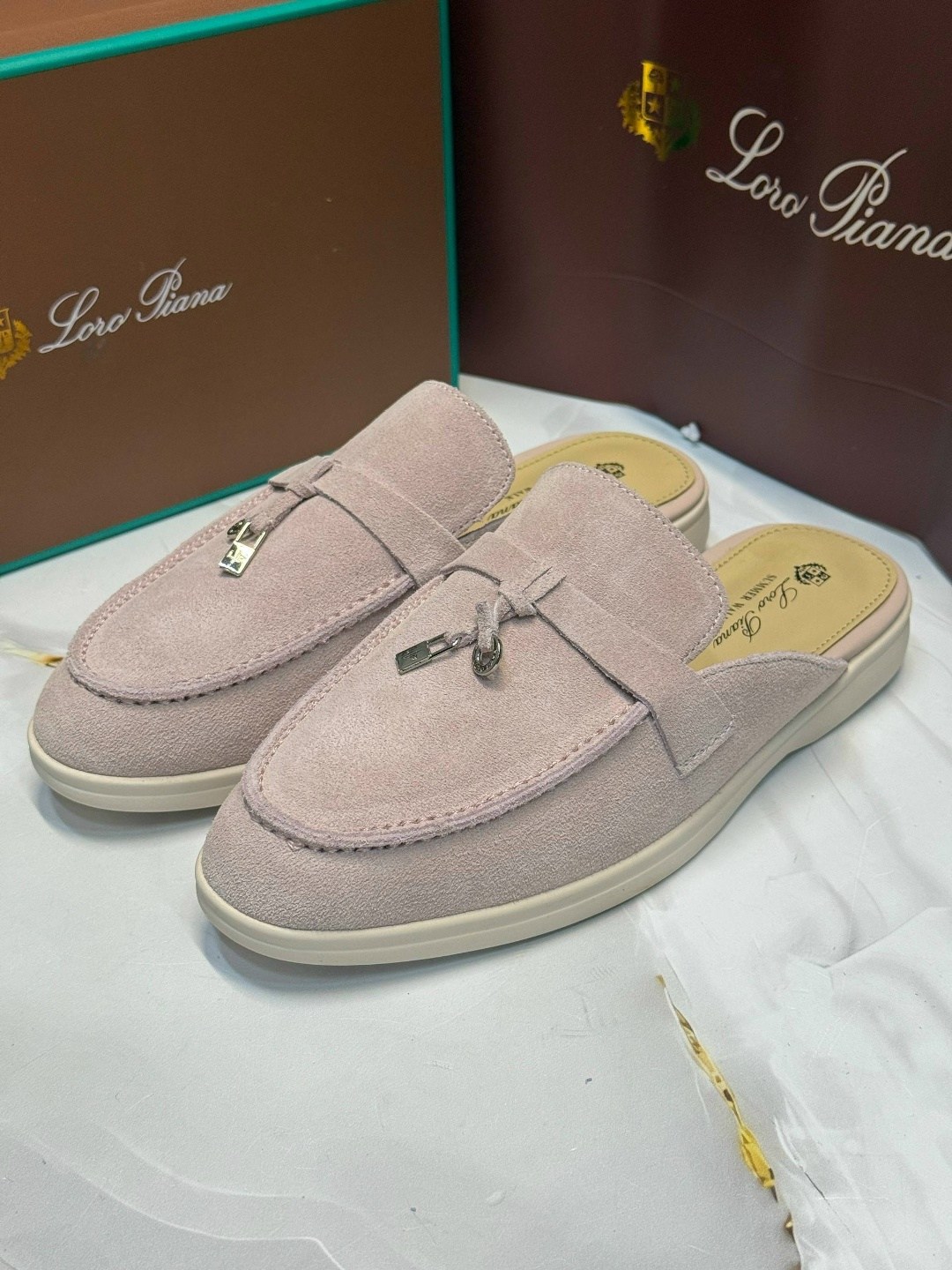 мюли loro piana,,женские замшевые мюли loro piana голубые,мюли лоро пиано женские,loro piana лоферы