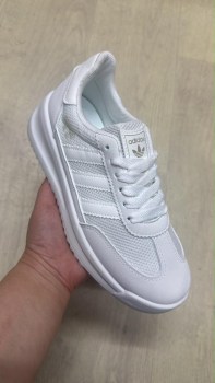 Кроссовки