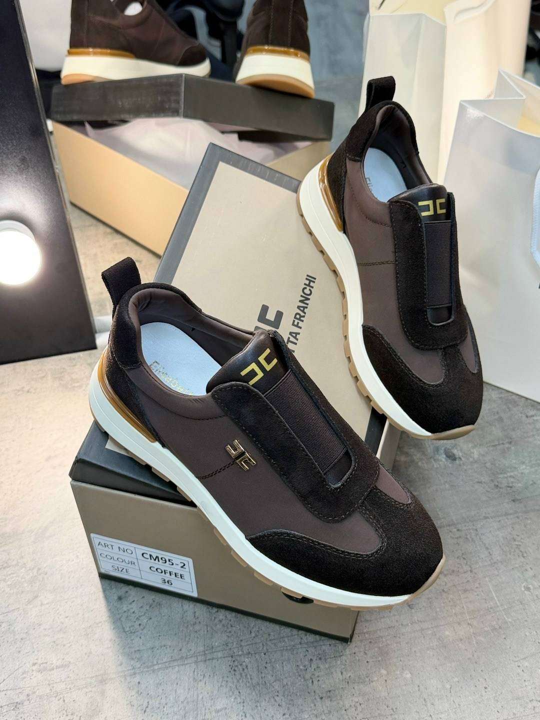 ,кроссовки женскиe,стильные кроссовки,кроссовка мужской,fendi кроссовки