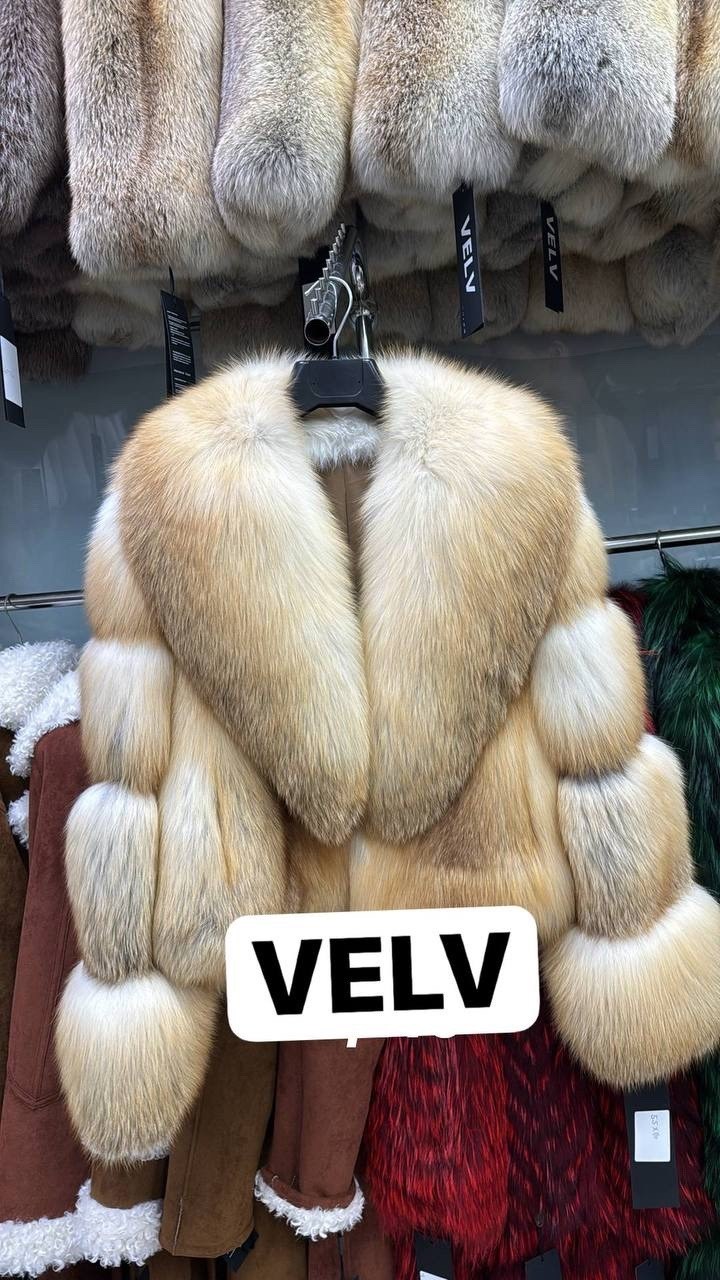 женская шуба из натурального лисьего меха,женская шуба,шуба из меха лисы,шуба серебристая лиса,мех лисы