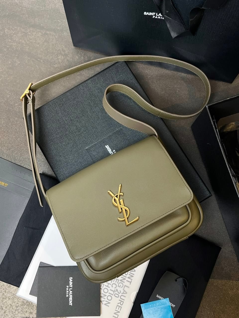 yves saint laurent сумка,saint laurent сумка,кожаная сумка saint laurent,yves saint laurent сумка на плечо,saint laurent сумка на плечо