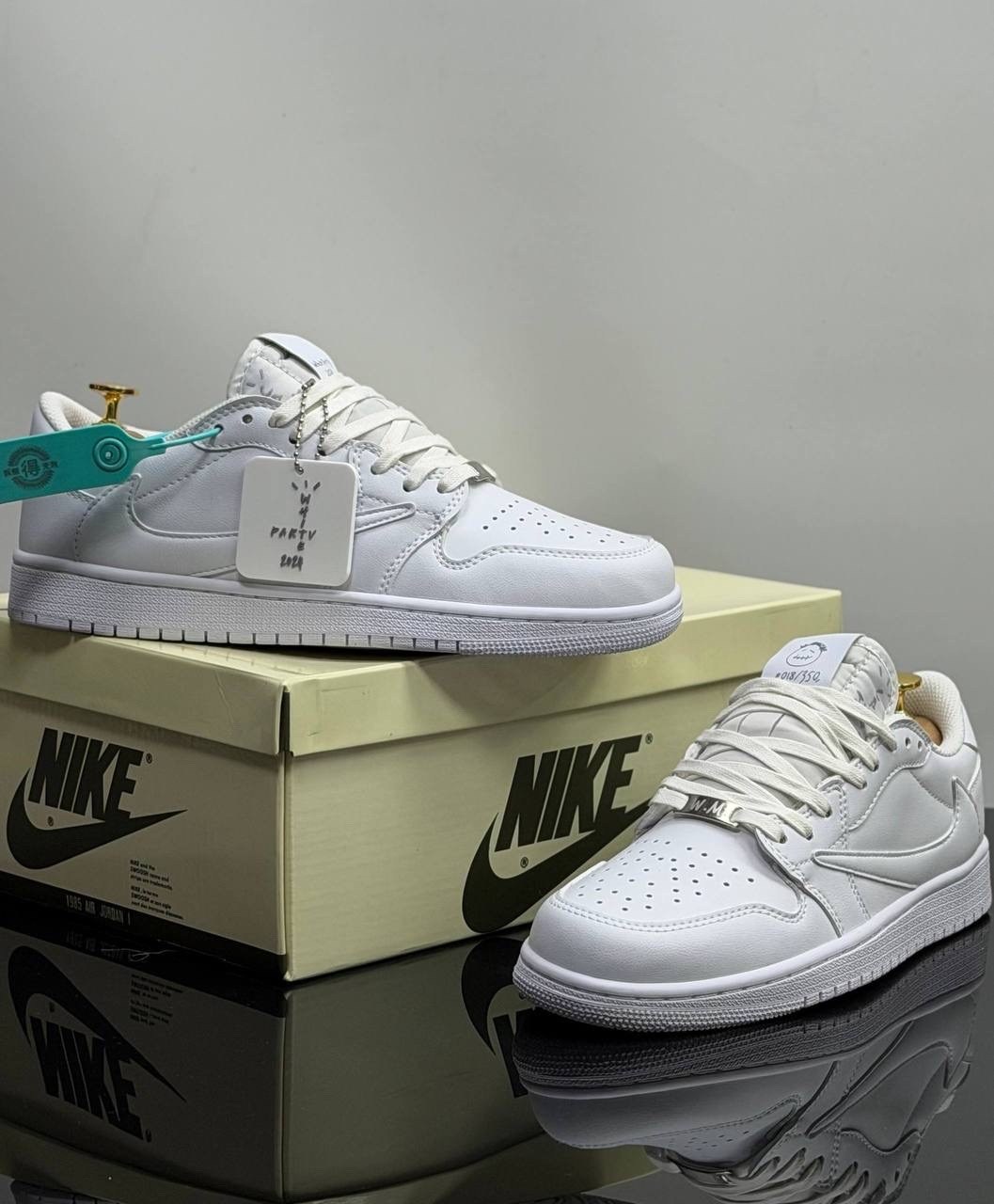 air jordan 1 low triple white,nike air jordan 1 low,кроссовки,кроссовки nike air jordan 1 low x travis scott,air jordan 1 low