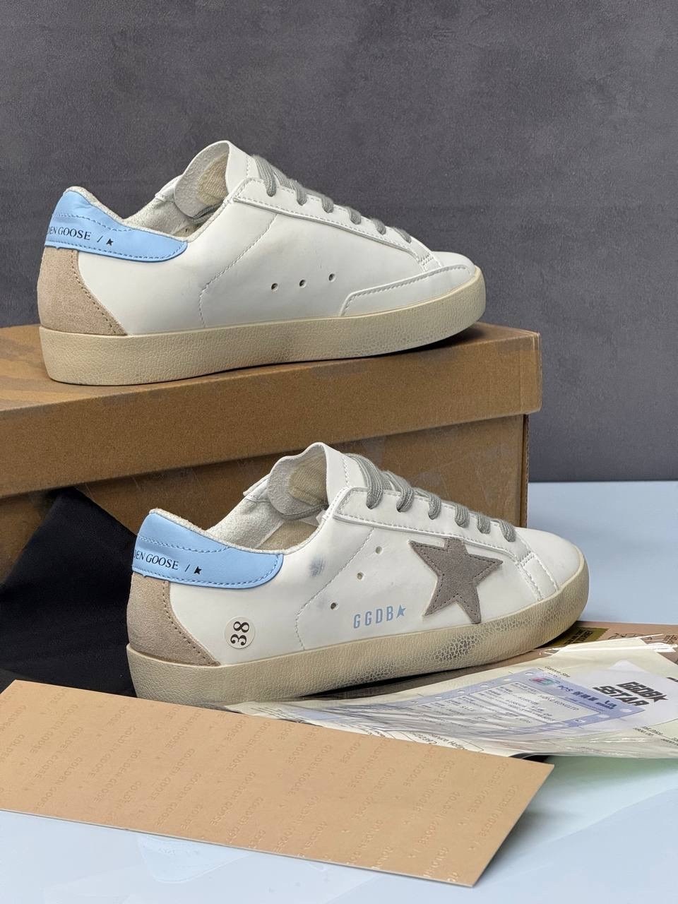 кроссовки golden goose,,кеды golden goose,состаренные кроссовки,кеды golden goose deluxe brand кожаные superstar