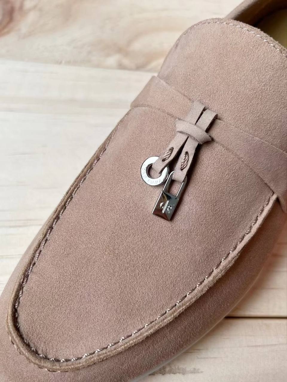 женские лоферы loro piana,лоферы loro piana summer walk,,замшевые лоферы loro piana,лоферы loro piana