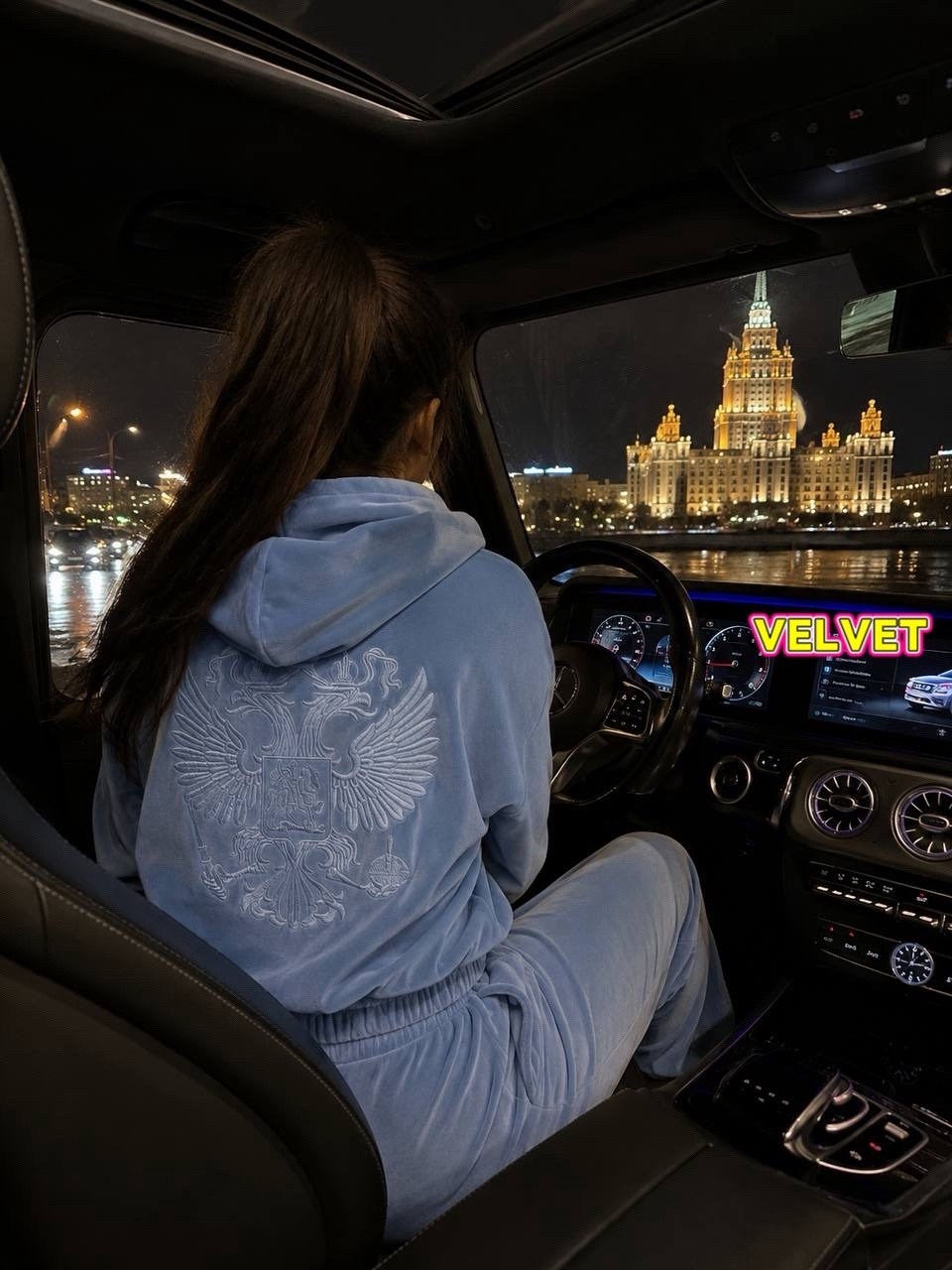 костюм спортивный женский,костюм белый,велюровые костюмы,стильный костюм,велюровый костюм женский
