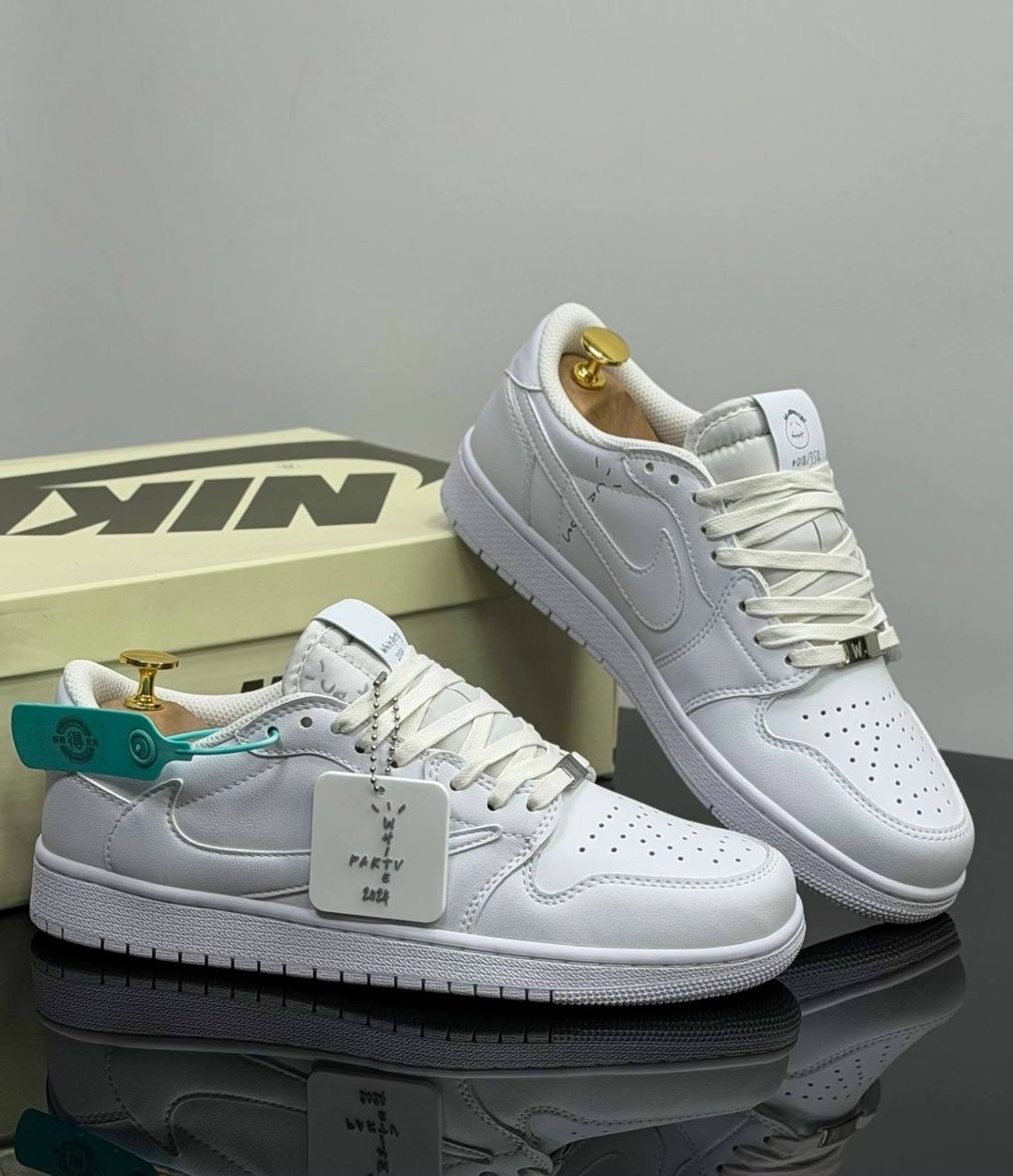 air jordan 1 low triple white,nike air jordan 1 low,кроссовки,кроссовки nike air jordan 1 low x travis scott,air jordan 1 low