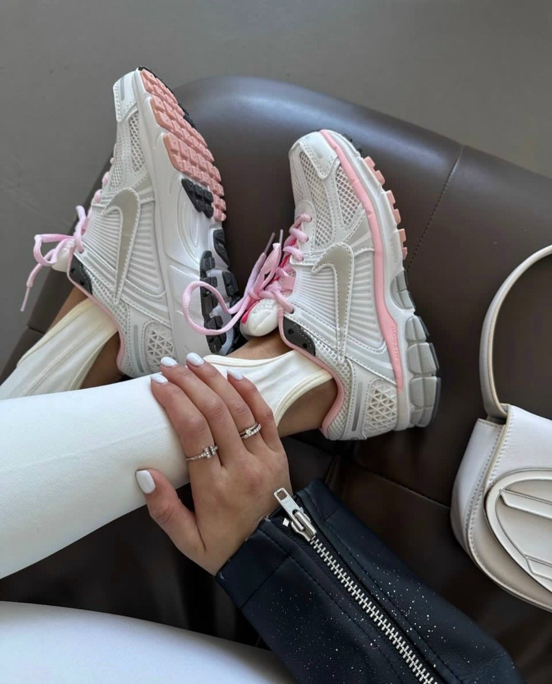 женские кроссовки nike,кроссовки nike zoom vomero 5,женские кроссовки,кроссовки,женские кроссовки nike air zoom vomero 5