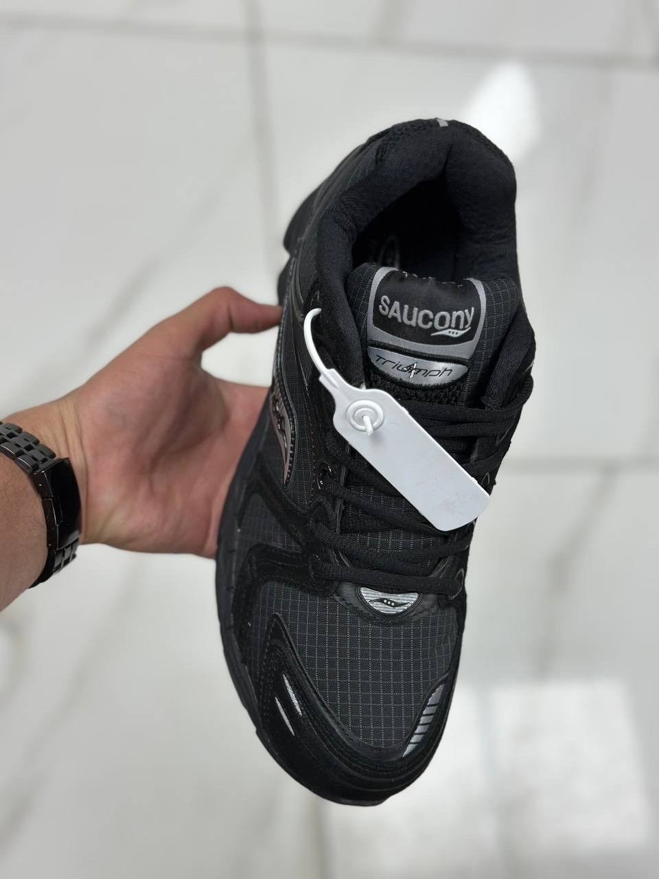 saucony progrid triumph 4,кроссовки saucony progrid triumph 4,кроссовки saucony,мужские черные кроссовки balenciaga track 2,кроссовки женские balenciaga