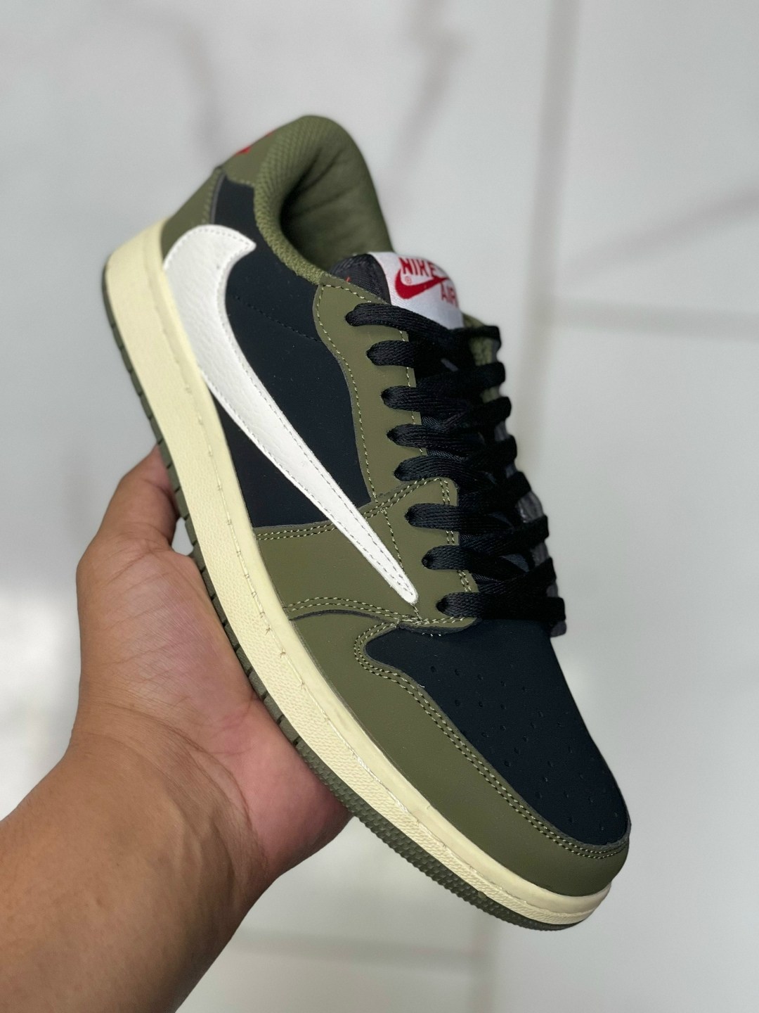 кроссовки мужские nike air jordan,кроссовки nike travis scott x air jordan 1 low,мужские кроссовки nike,nike air jordan 1 low travis scott,кроссовки nike air jordan 1 low