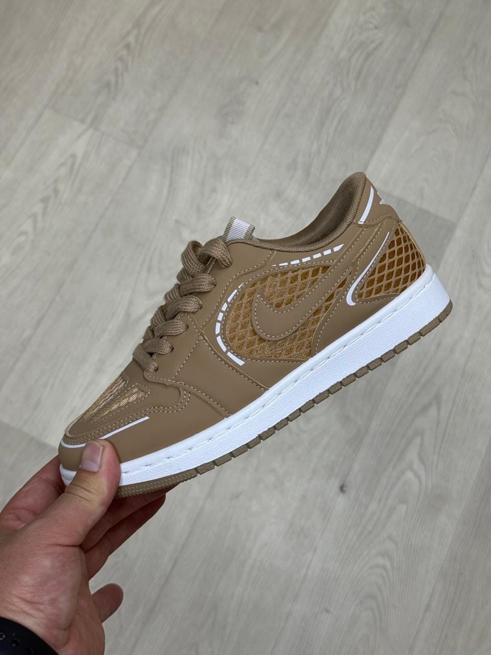 кроссовки 1 low se air jordan серебряный,nike air jordan 1 low se,женские кроссовки air jordan 1 low se 'metallic silver' fn5030-001,женские кроссовки air jordan 1 low,кроссовки 1 ретро средние air jo