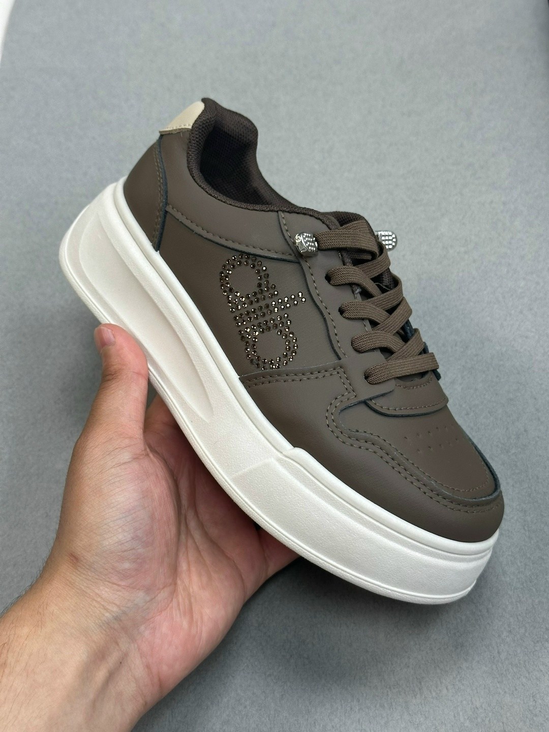 ,кроссовки hogan,женские кроссовки,низкие кроссовки,спортивный