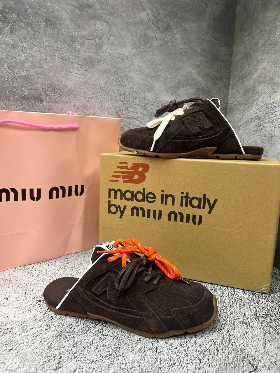 ,кроссовки miu miu и new balance, спортивные, женская,замшевые кроссовки