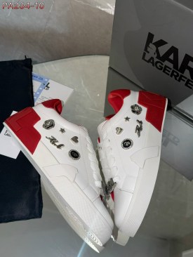 Кроссовки