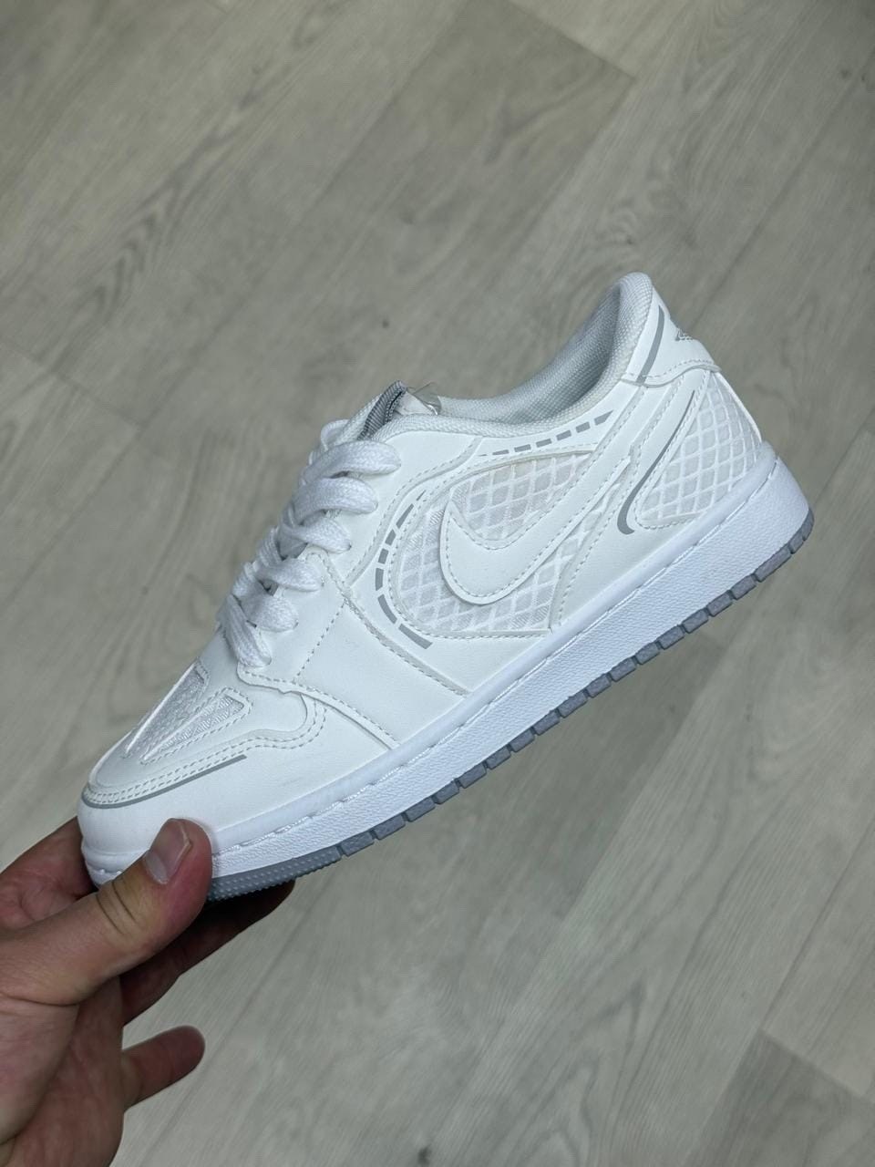 кроссовки 1 low se air jordan серебряный,nike air jordan 1 low se,женские кроссовки air jordan 1 low se 'metallic silver' fn5030-001,женские кроссовки air jordan 1 low,кроссовки 1 ретро средние air jo