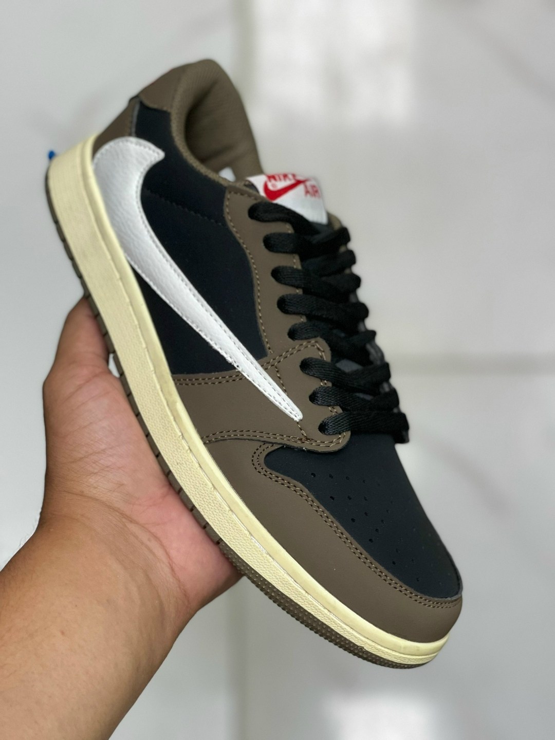 кроссовки мужские nike air jordan,кроссовки nike travis scott x air jordan 1 low,мужские кроссовки nike,nike air jordan 1 low travis scott,кроссовки nike air jordan 1 low