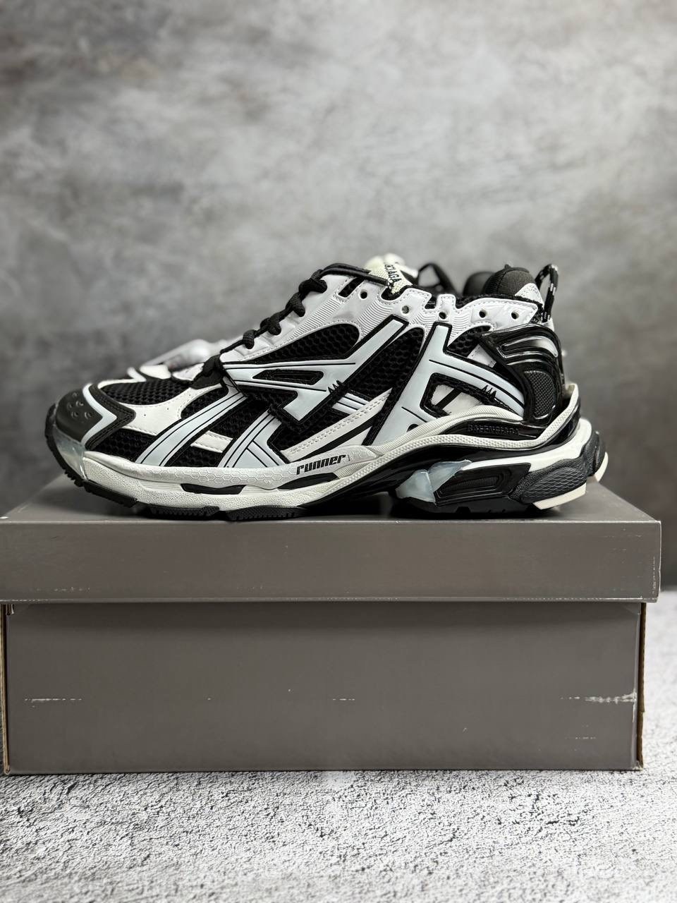 мужские кроссовки balenciaga runner черный белый,кроссовки balenciaga runner sneaker black white,кроссовки balenciaga,balenciaga runner sneaker black white,кроссовки balenciaga runner sneakers черный
