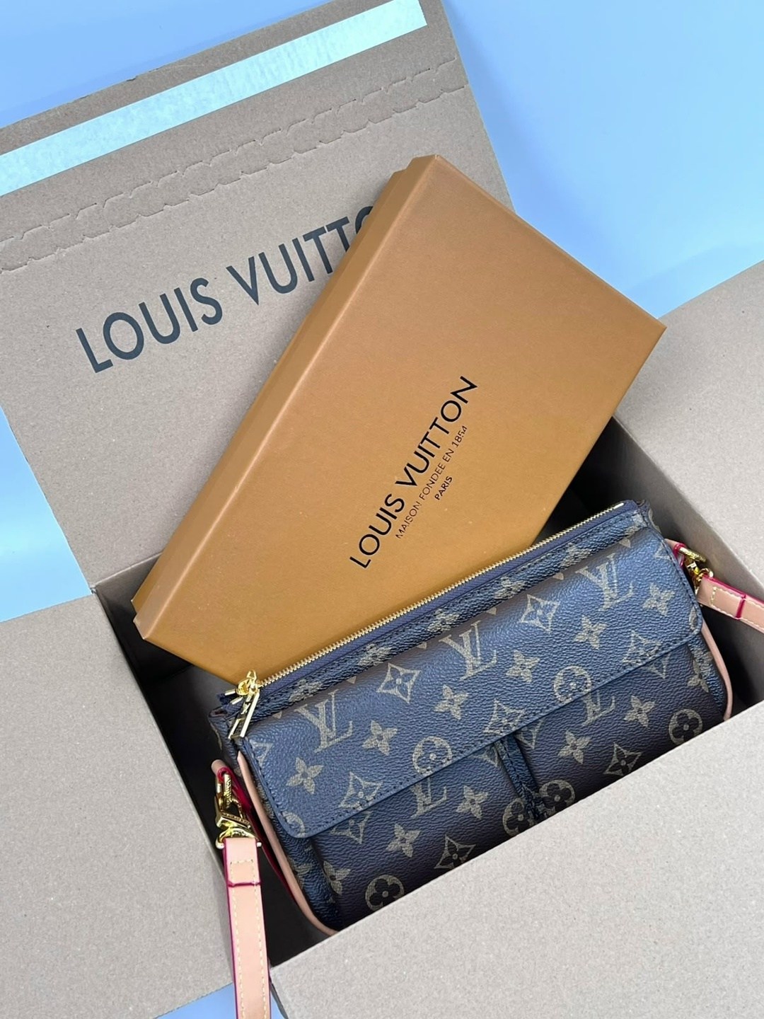 сумкa louis vuitton,louis vuitton сумка на плечо,pochette louis vuitton,женская сумка louis vuitton,louis vuitton monogram