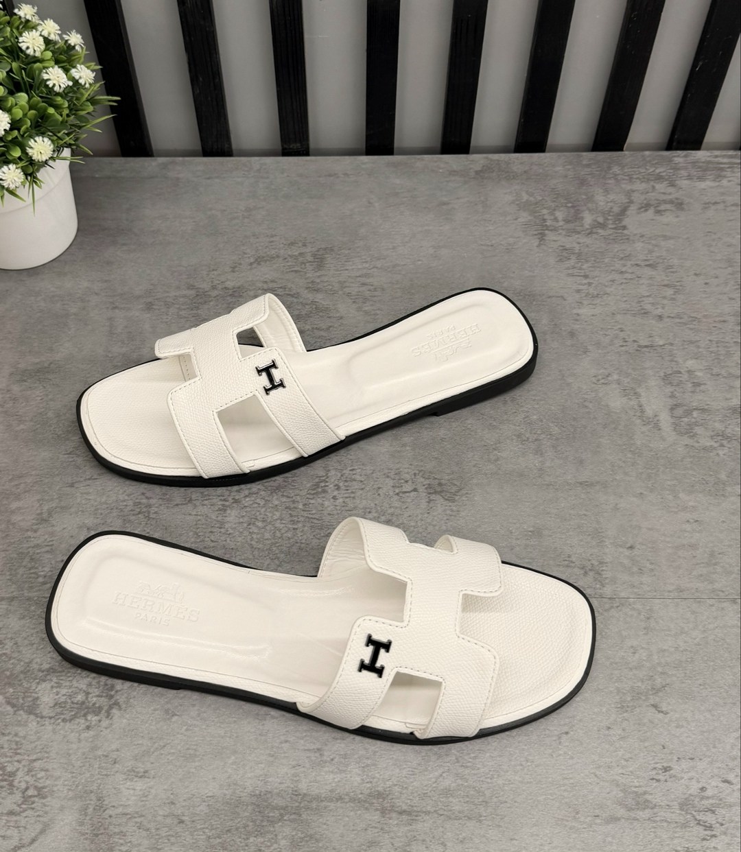 шлепки hermes женские,шлепки эрмес белые,шлепки гермес женские,шлепки hermes 2026,женские шлепанцы