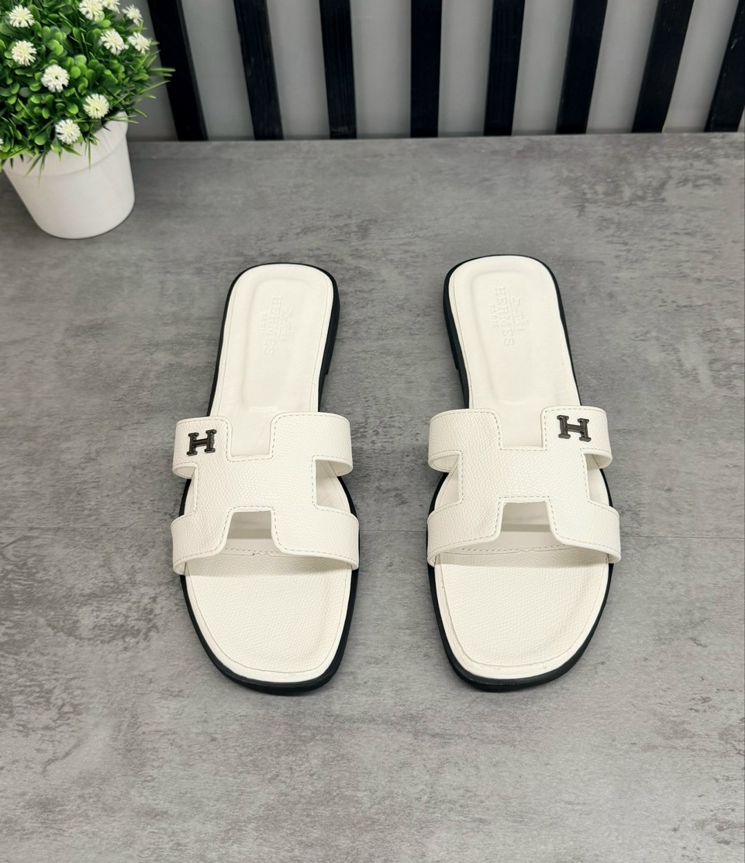 шлепки hermes женские,шлепки эрмес белые,шлепки гермес женские,шлепки hermes 2026,женские шлепанцы