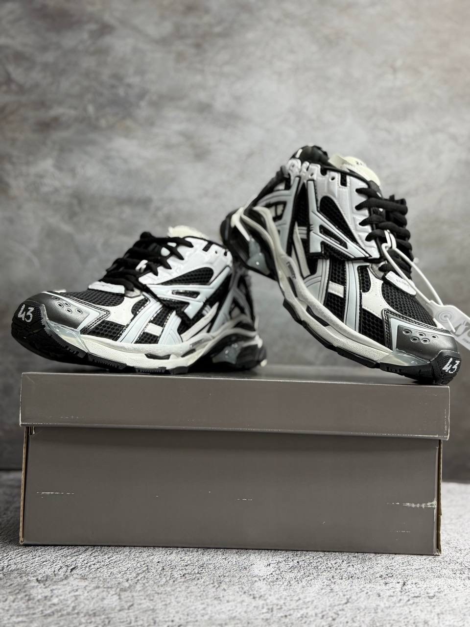 мужские кроссовки balenciaga runner черный белый,кроссовки balenciaga runner sneaker black white,кроссовки balenciaga,balenciaga runner sneaker black white,кроссовки balenciaga runner sneakers черный