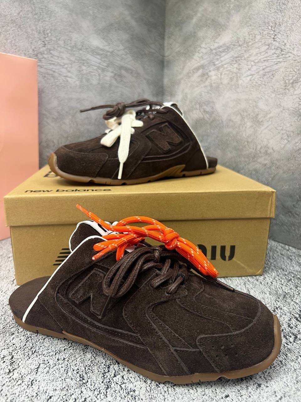 ,кроссовки miu miu и new balance, спортивные, женская,замшевые кроссовки