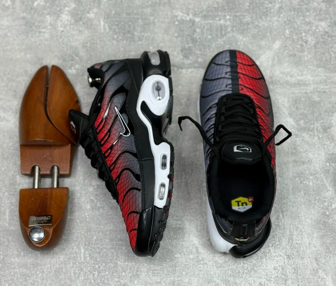 кроссовки nike air max tn plus,кроссовки мужской nike,nike air max tn plus,кроссовки,кроссовки мужские nike air max tn plus