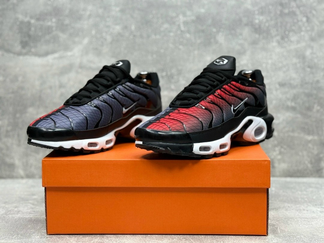кроссовки nike air max tn plus,кроссовки мужской nike,nike air max tn plus,кроссовки,кроссовки мужские nike air max tn plus