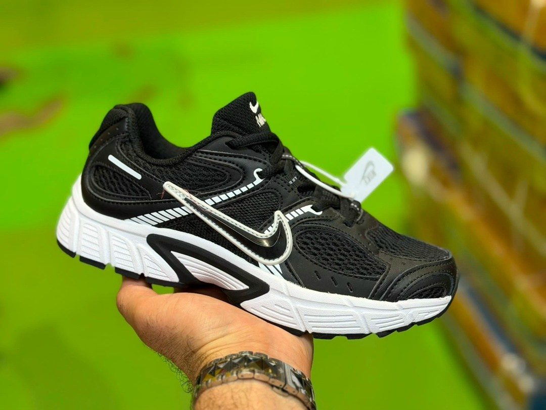 женские кроссовки nike,кроссовки nike,кроссовки nike v 5 rnr,белые кроссовки nike,кроссовки