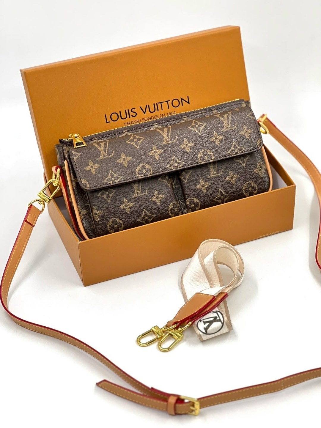 сумкa louis vuitton,louis vuitton сумка на плечо,pochette louis vuitton,женская сумка louis vuitton,louis vuitton monogram