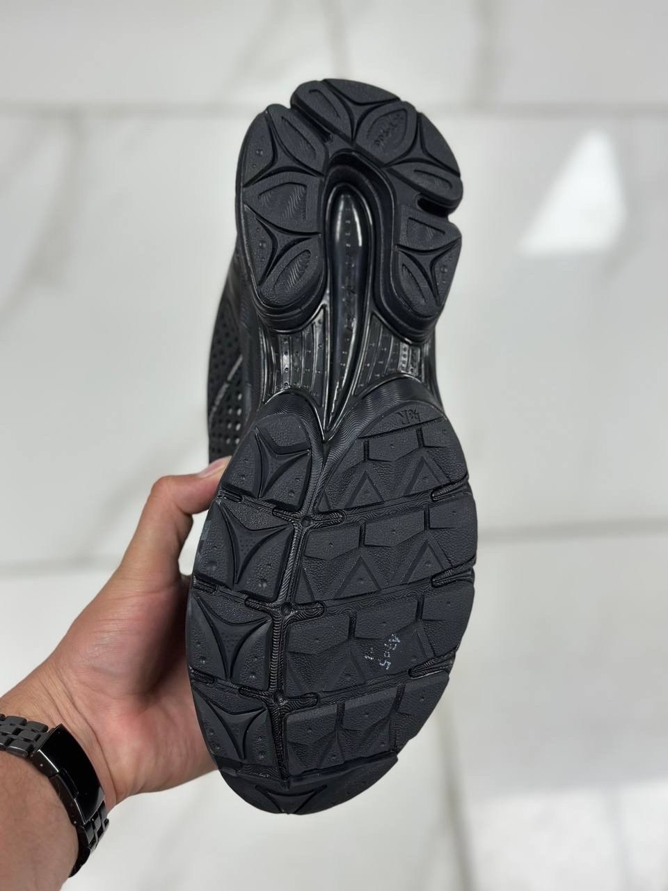 saucony progrid triumph 4,кроссовки saucony progrid triumph 4,кроссовки saucony,мужские черные кроссовки balenciaga track 2,кроссовки женские balenciaga