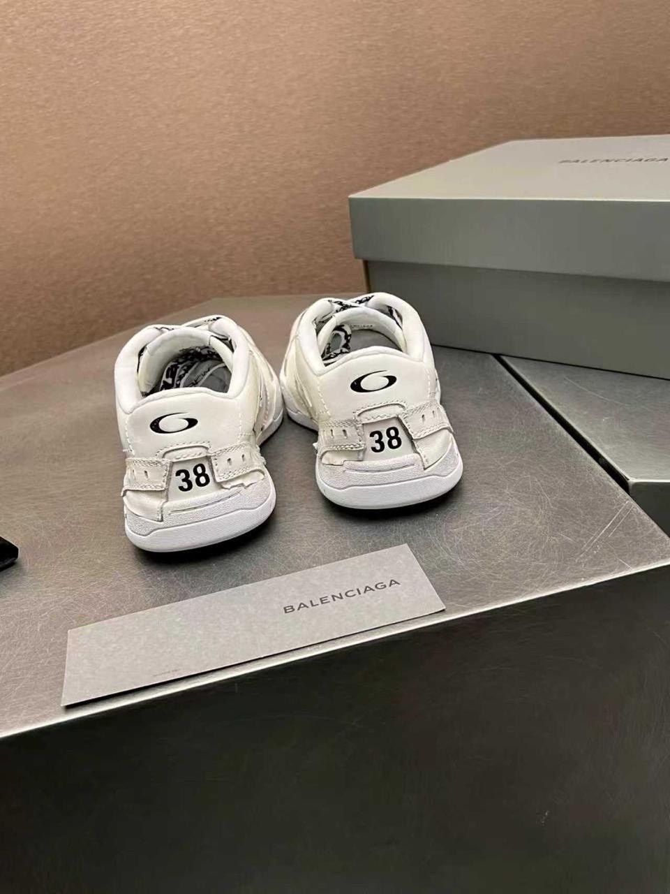 женские кроссовки balenciaga,кроссовки женские gucci,кроссовки balenciaga,кроссовки,кроссовки женские гуччи