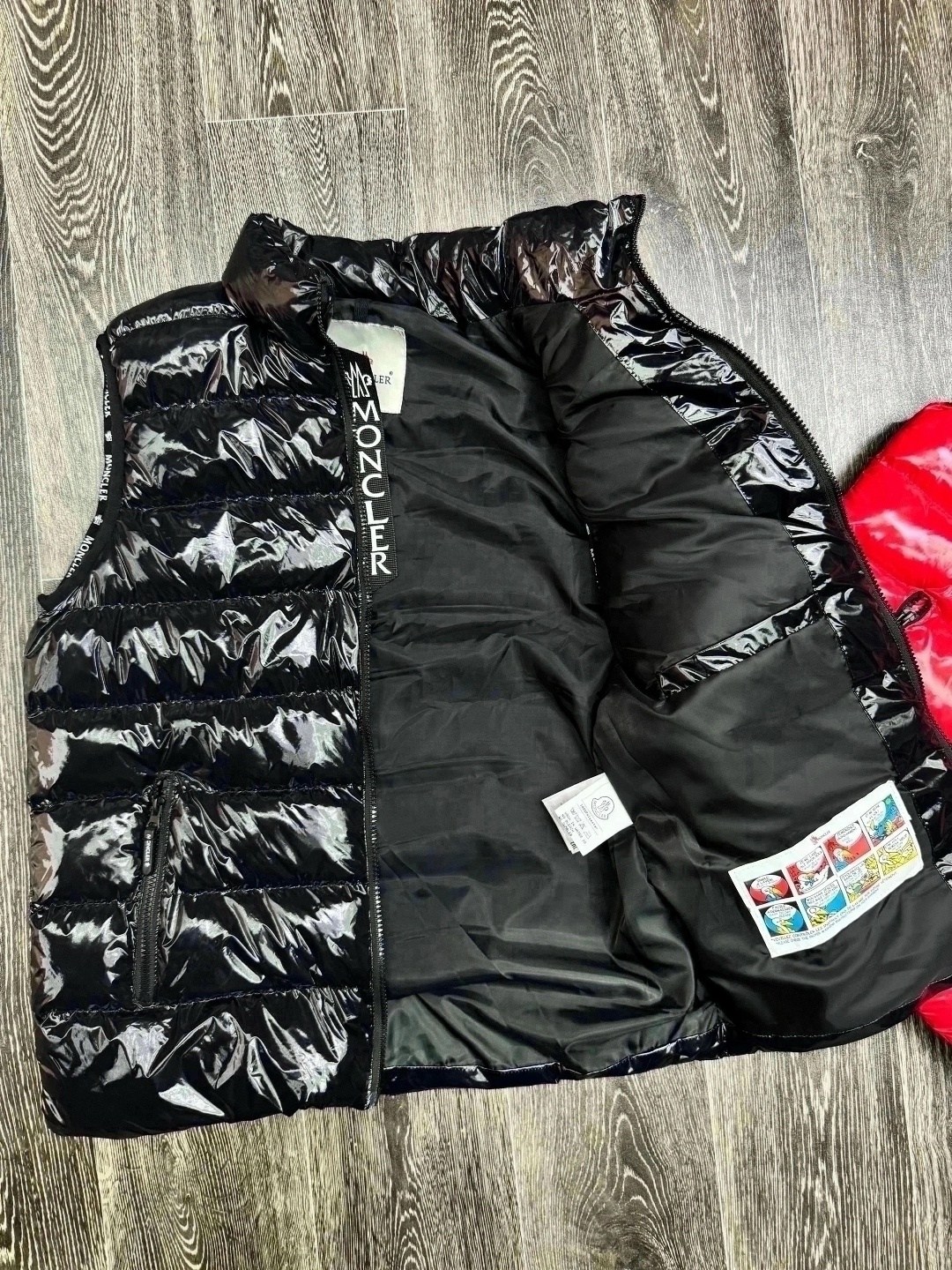жилетка монклер,жилетка moncler,жилетка монклер глянцевая,moncler мужской жилет,жилет moncler