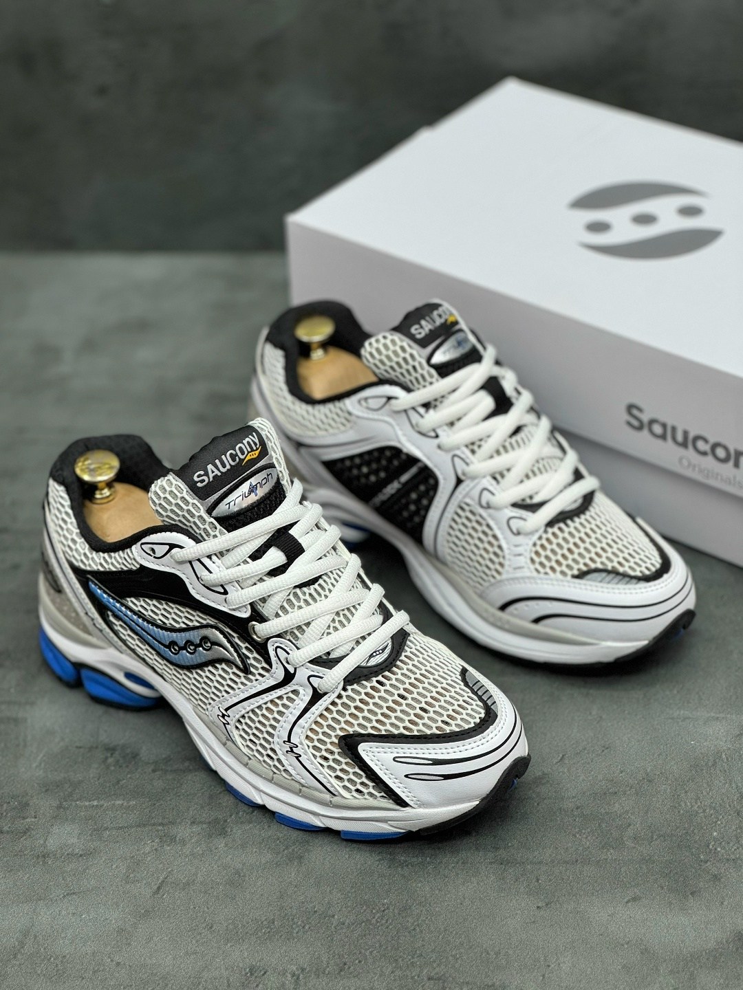 saucony progrid triumph 4,кроссовки saucony progrid triumph 4,кроссовки saucony,мужские кроссовки saucony,saucony triumph
