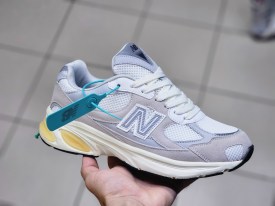 Кроссовки