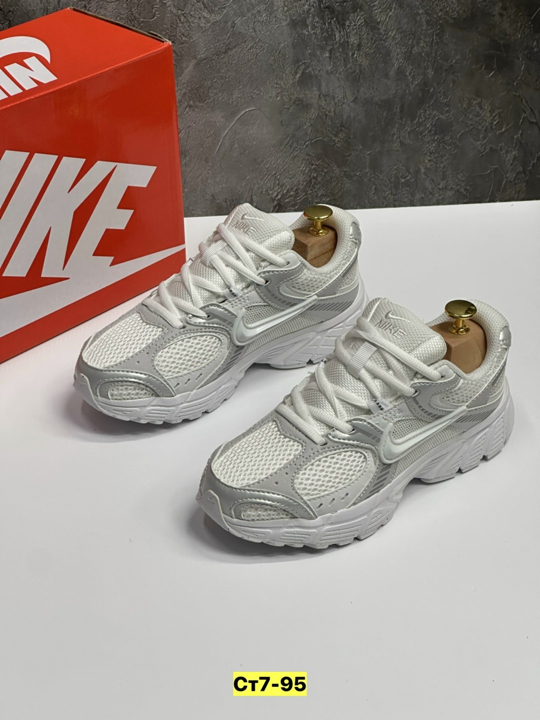 кроссовки,мужской кроссовки,женские кроссовки,женские кроссовки nike,кроссовки nike v 5 rnr