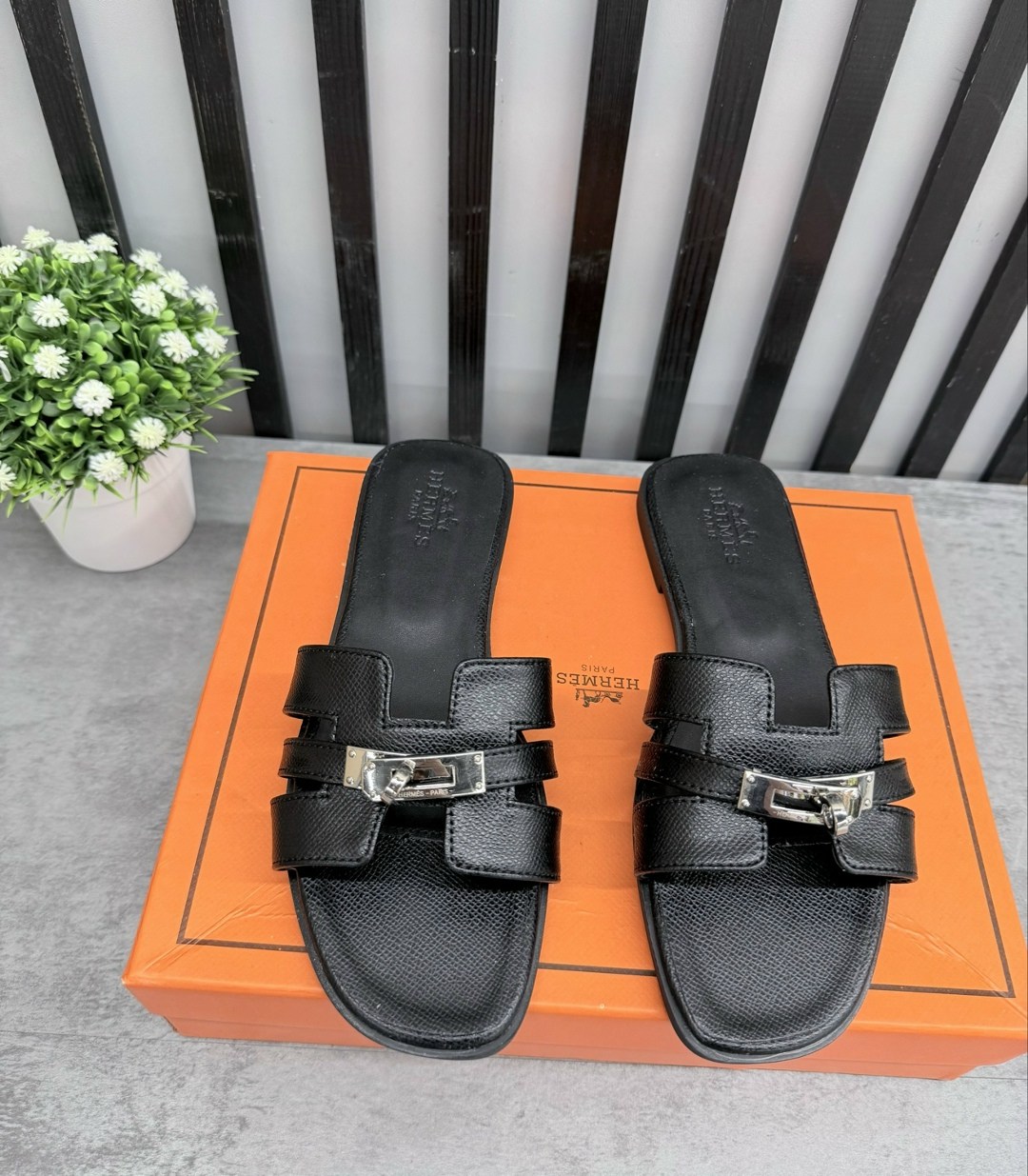 шлепанцы hermes,,женские шлепанцы,шлепки гермес,кожаные шлепанцы