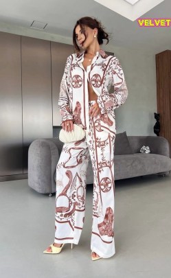 Костюм
