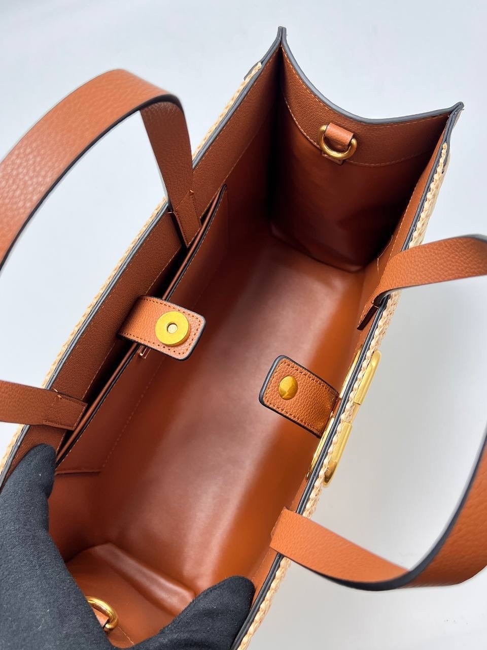 сумки valentino,сумка тоут valentino,сумка,женская сумка,модная сумка