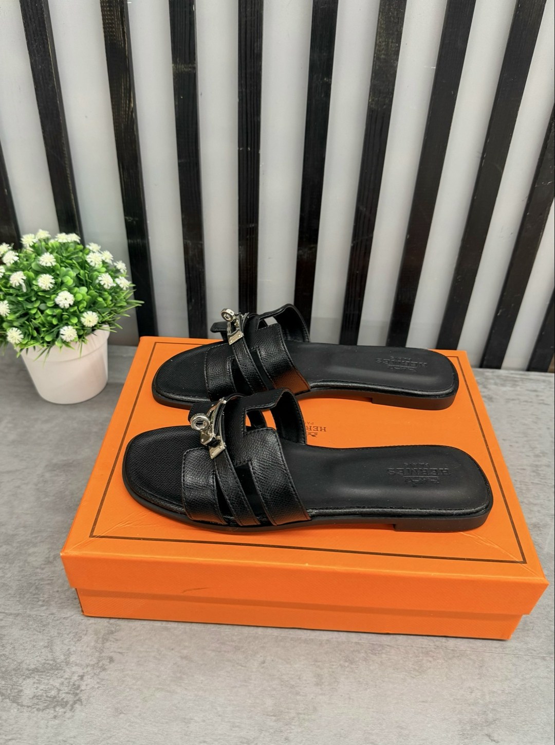 шлепанцы hermes,,женские шлепанцы,шлепки гермес,кожаные шлепанцы