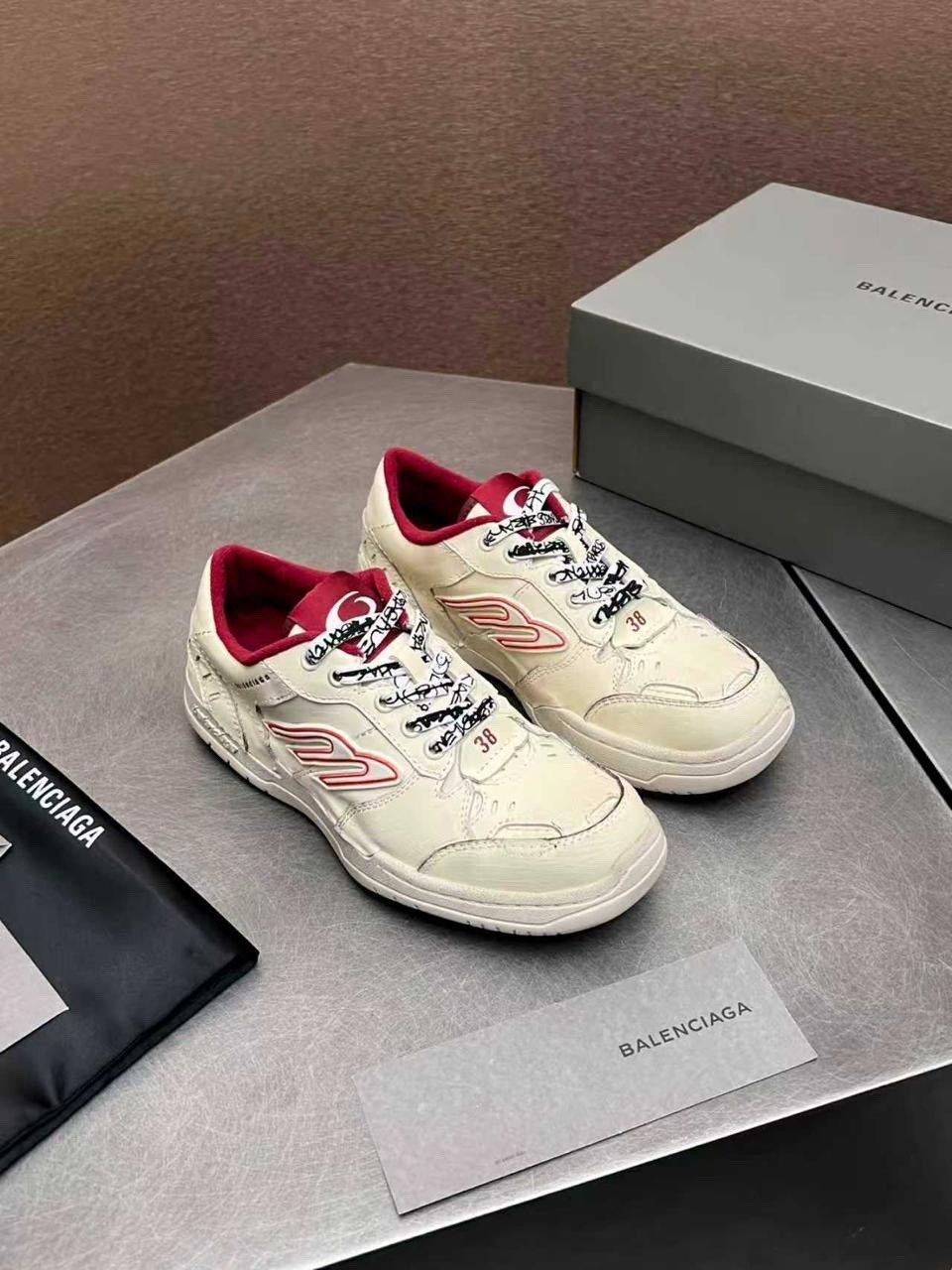 женские кроссовки balenciaga,кроссовки женские gucci,кроссовки balenciaga,кроссовки,кроссовки женские гуччи