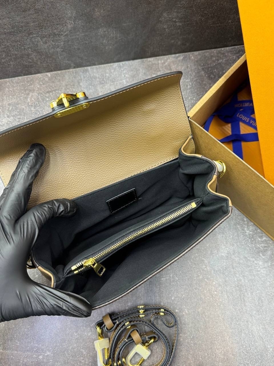 louis vuitton сумка женская,cумка louis vuitton,louis vuitton сумка на плечо,сумка louis vuitton favorite,сумка луи виттон