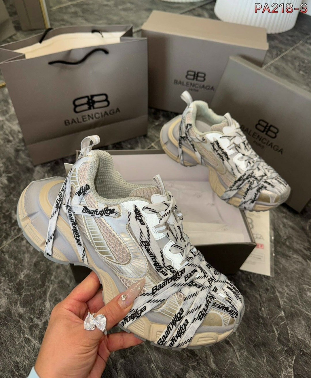кроссовки женские balenciaga,женские кроссовки balenciaga track a133933 чёрные,кроссовки balenciaga,кроссовки баленсиага,кроссовки balenciaga 3xl sneaker in black