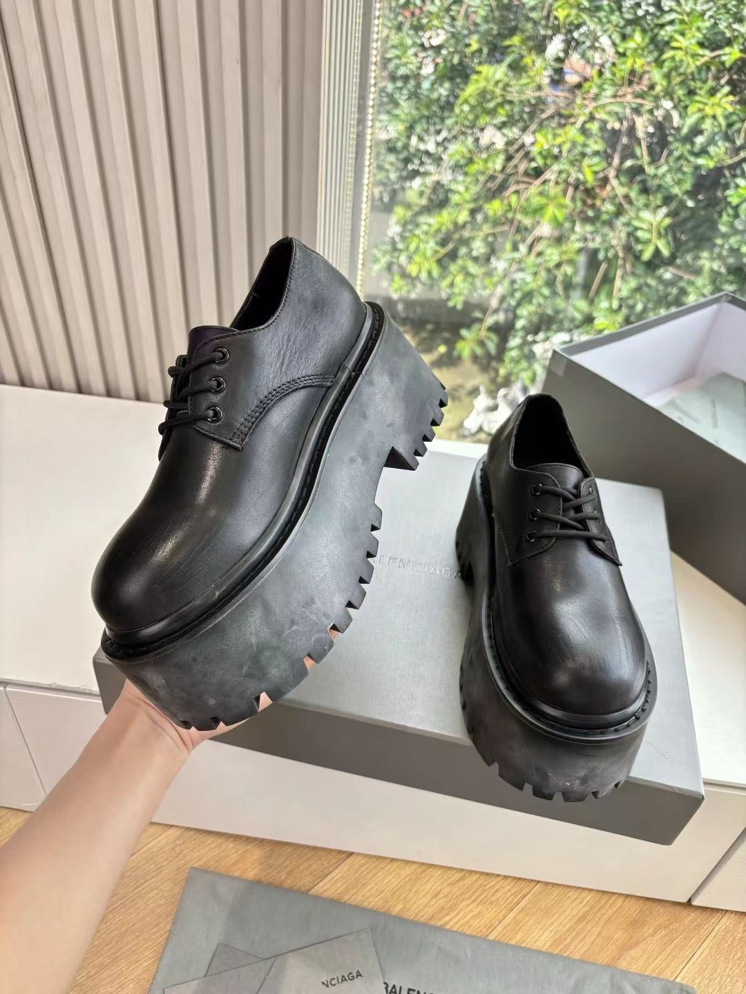 ,ботинки balenciaga,кожаные ботинки,женские кожаные ботинки,туфли balenciaga