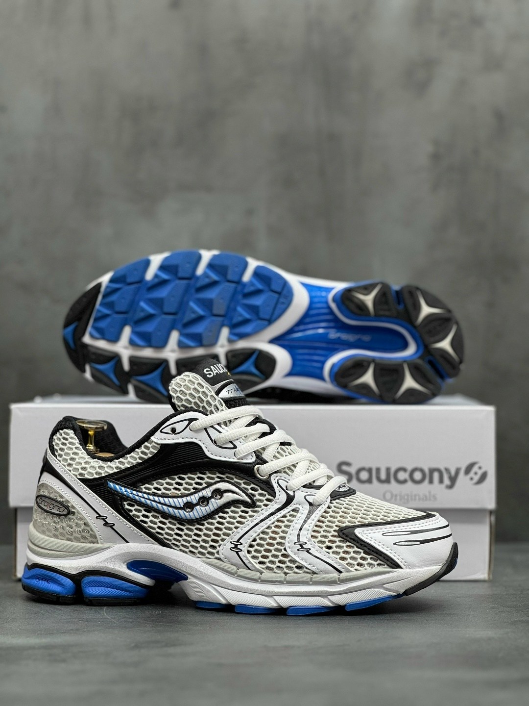 saucony progrid triumph 4,кроссовки saucony progrid triumph 4,кроссовки saucony,мужские кроссовки saucony,saucony triumph