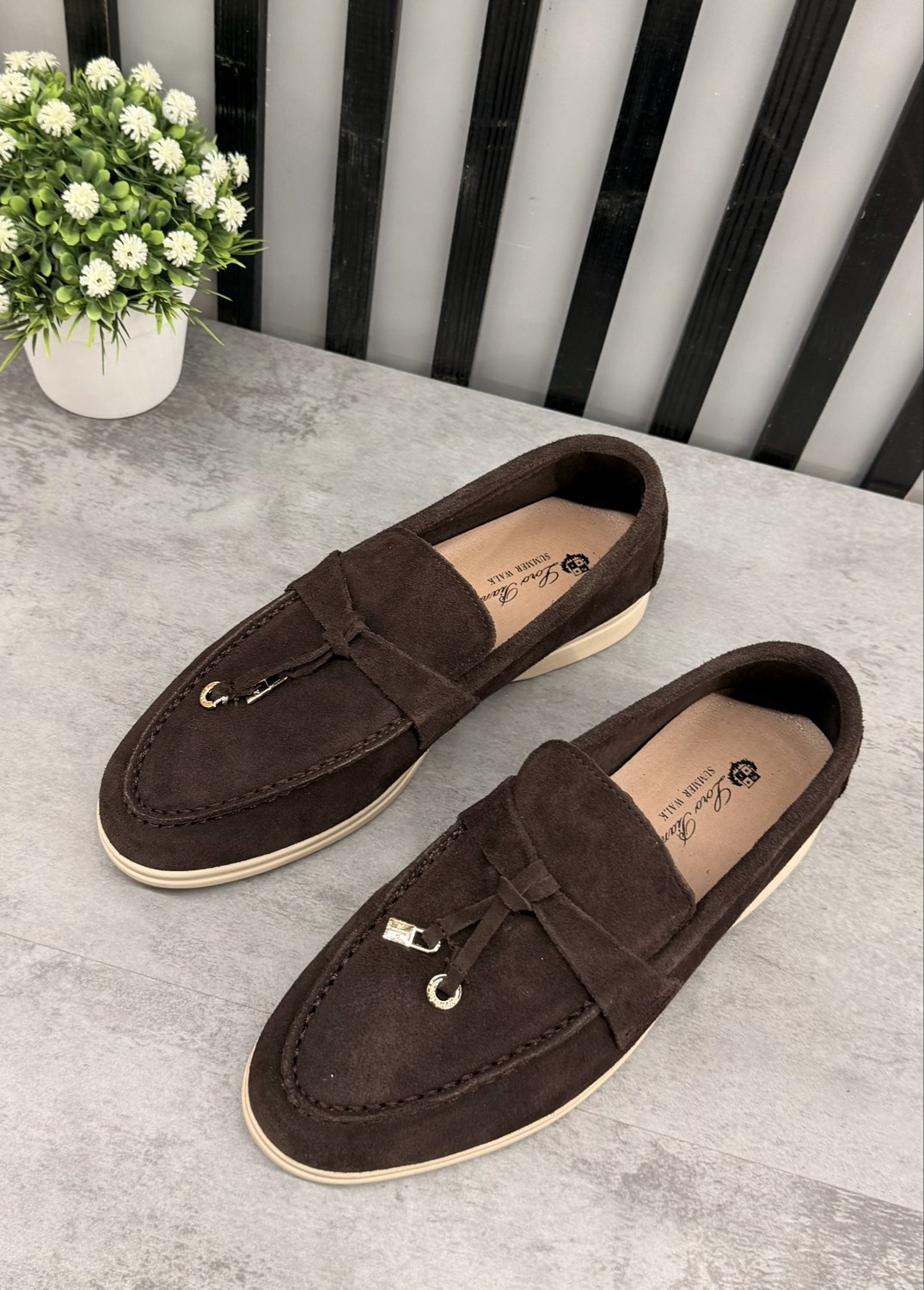 лоферы loro piana,замшевые лоферы,лоферы коричневые,лоферы лоро пиано материал,